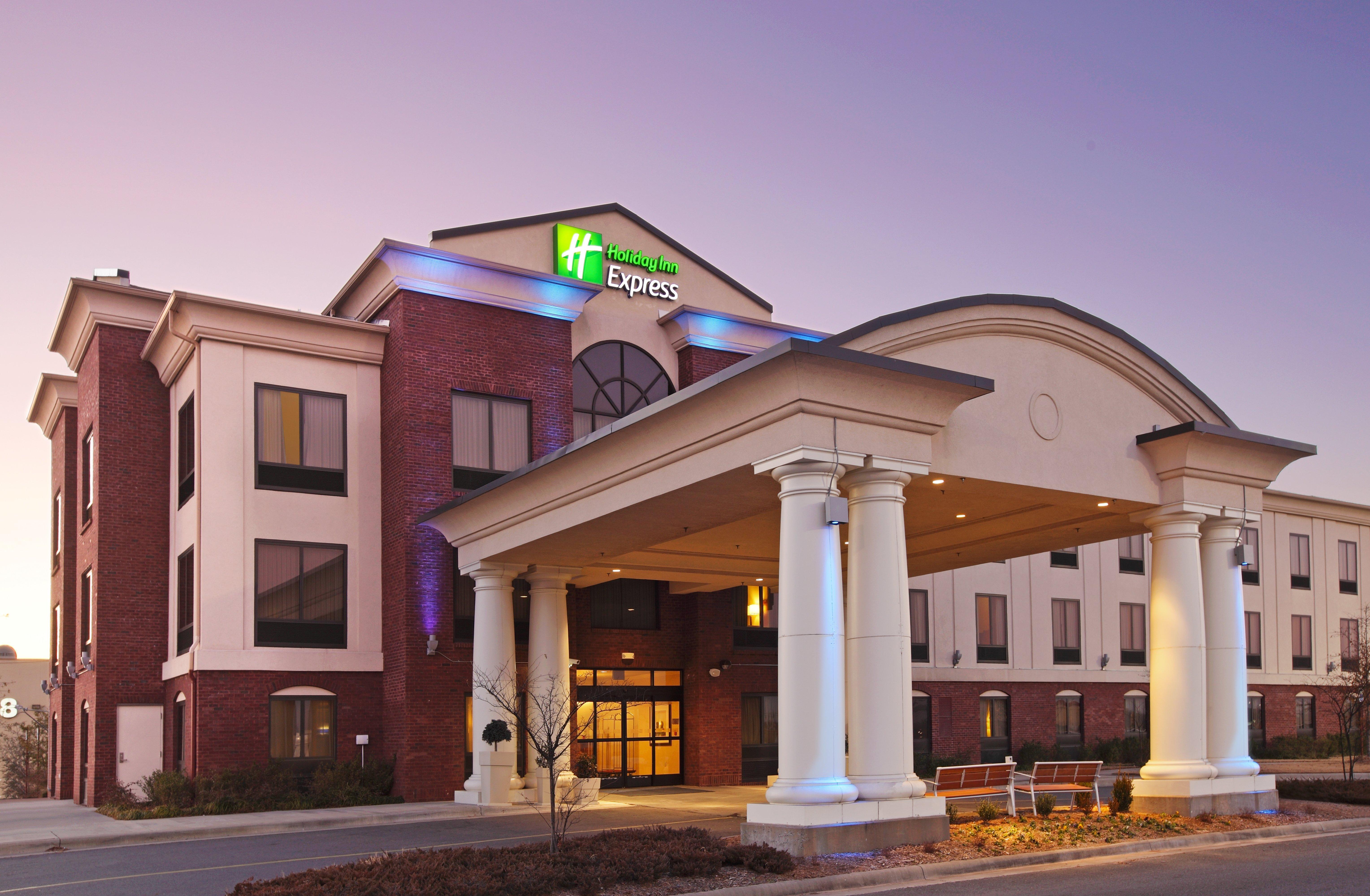 Holiday Inn Express & Suites Pine Bluff/Pines Mall By Ihg Buitenkant foto