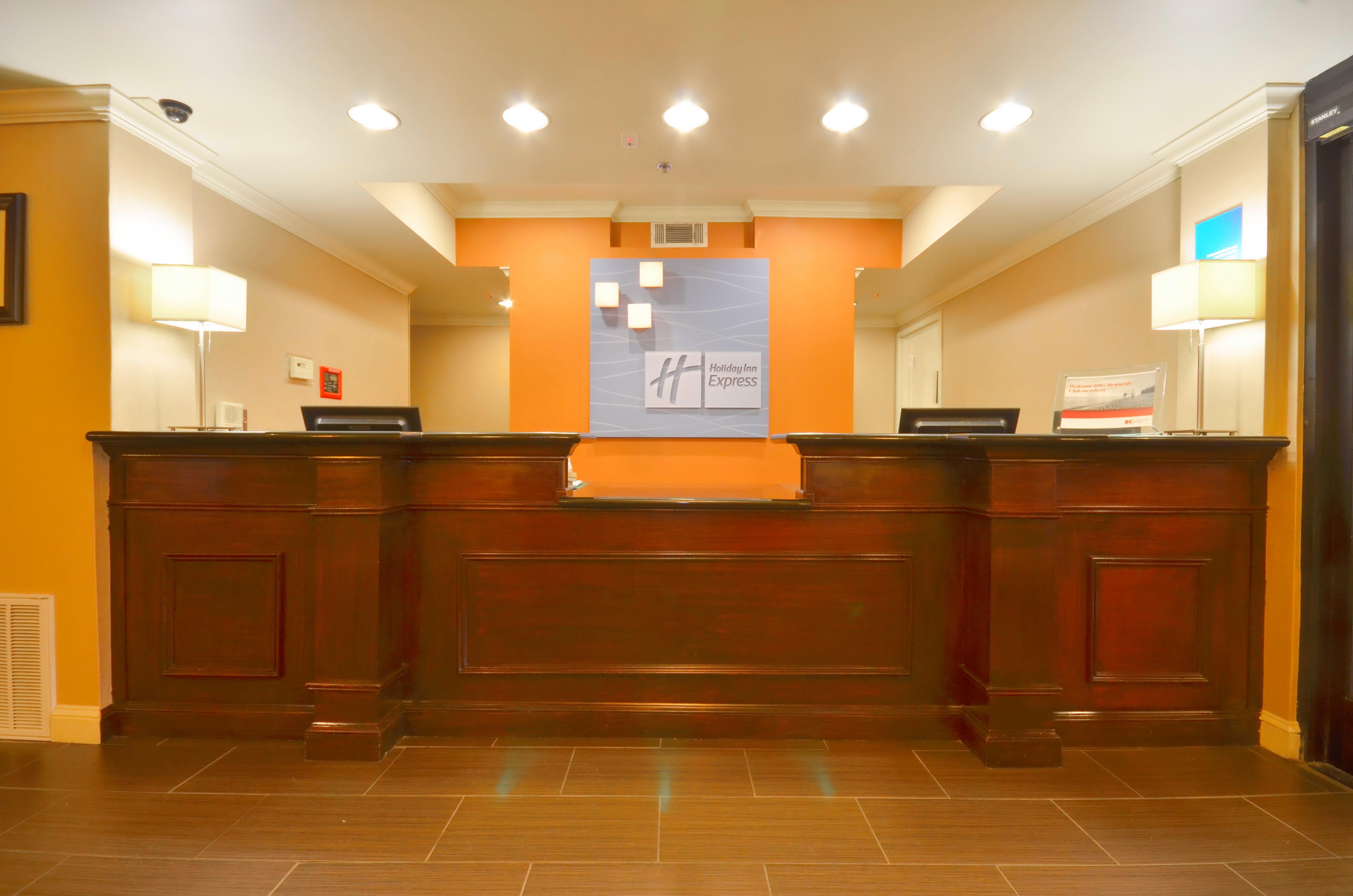 Holiday Inn Express & Suites Pine Bluff/Pines Mall By Ihg Buitenkant foto
