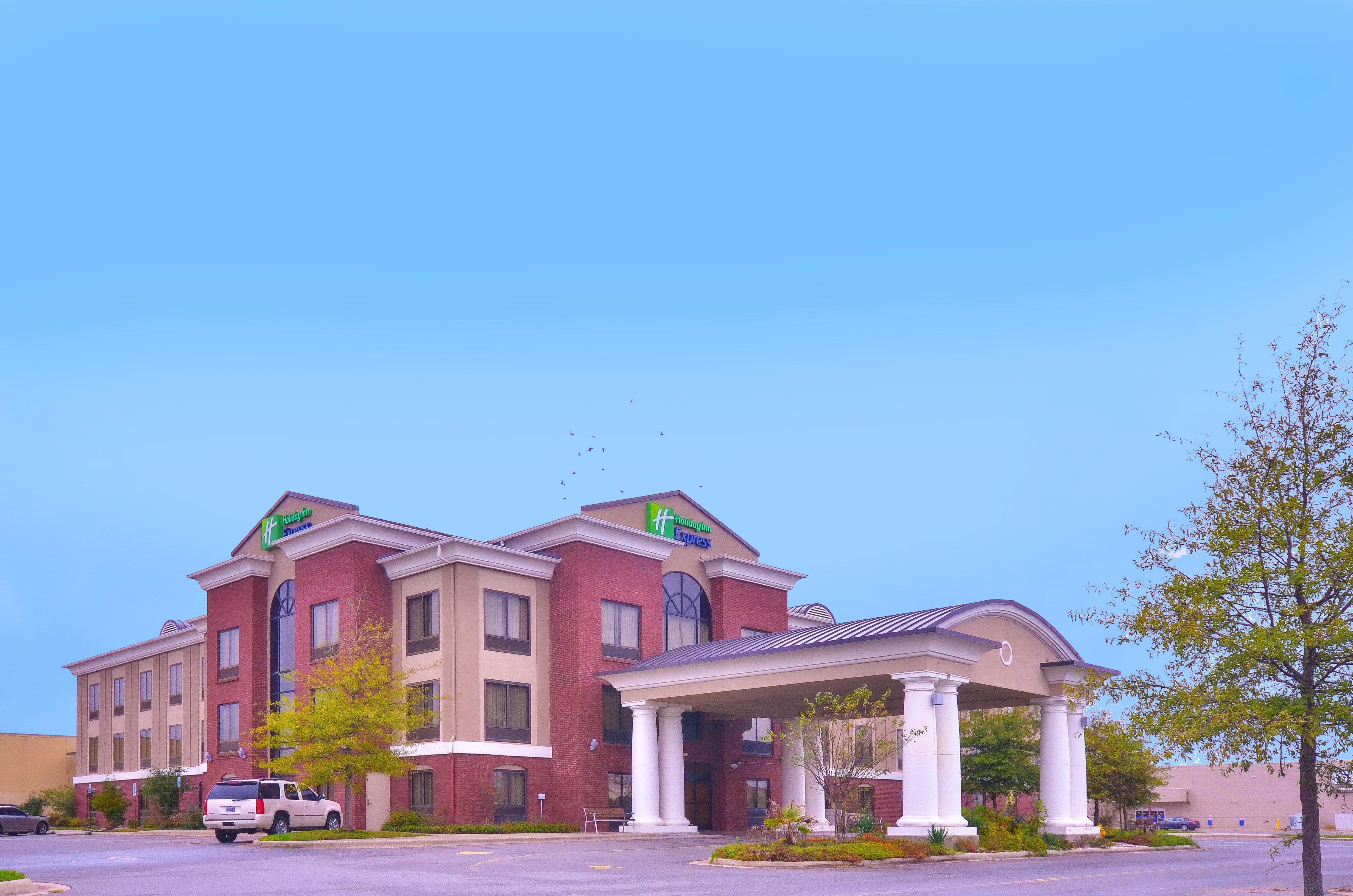 Holiday Inn Express & Suites Pine Bluff/Pines Mall By Ihg Buitenkant foto