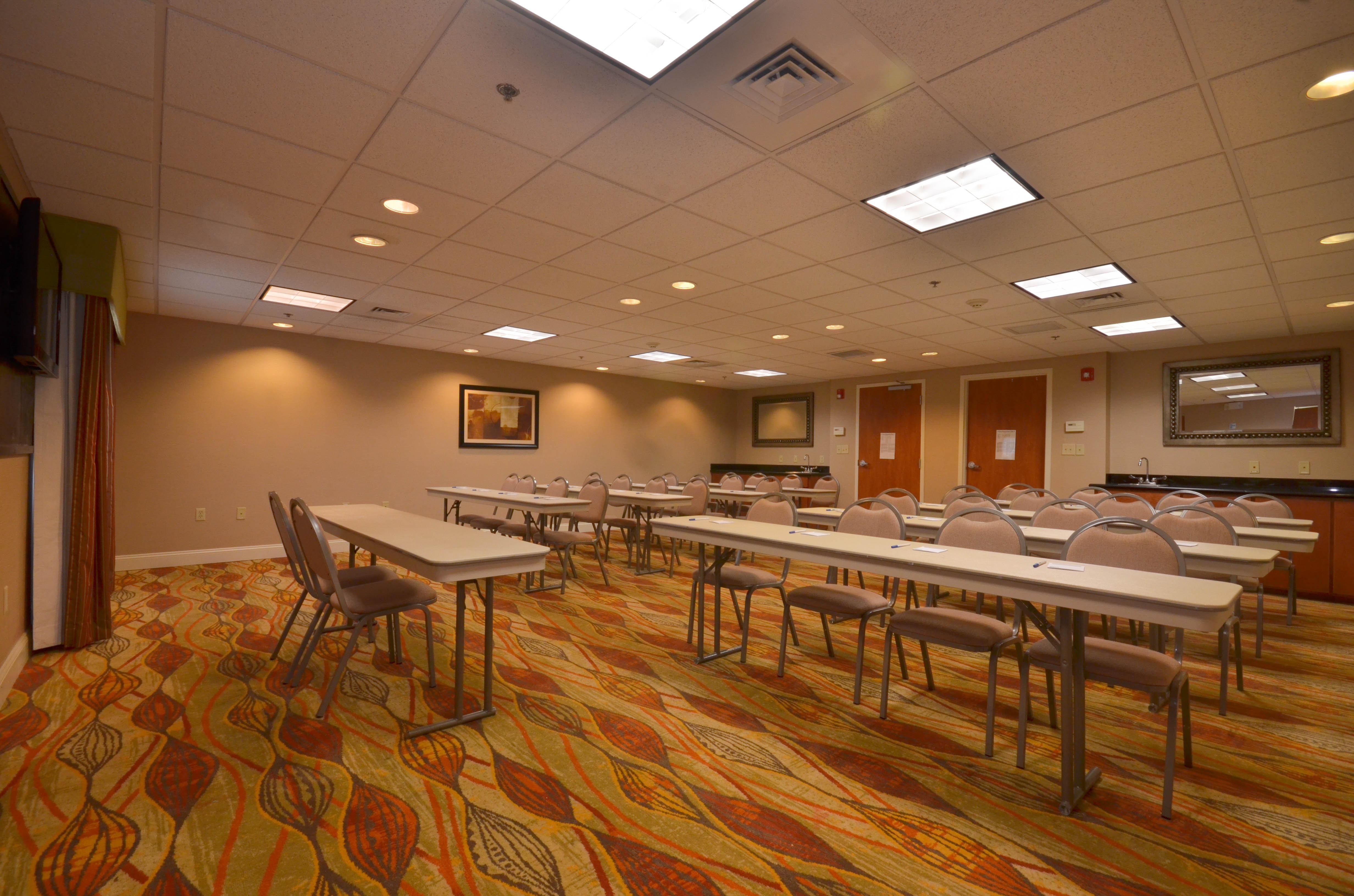 Holiday Inn Express & Suites Pine Bluff/Pines Mall By Ihg Buitenkant foto
