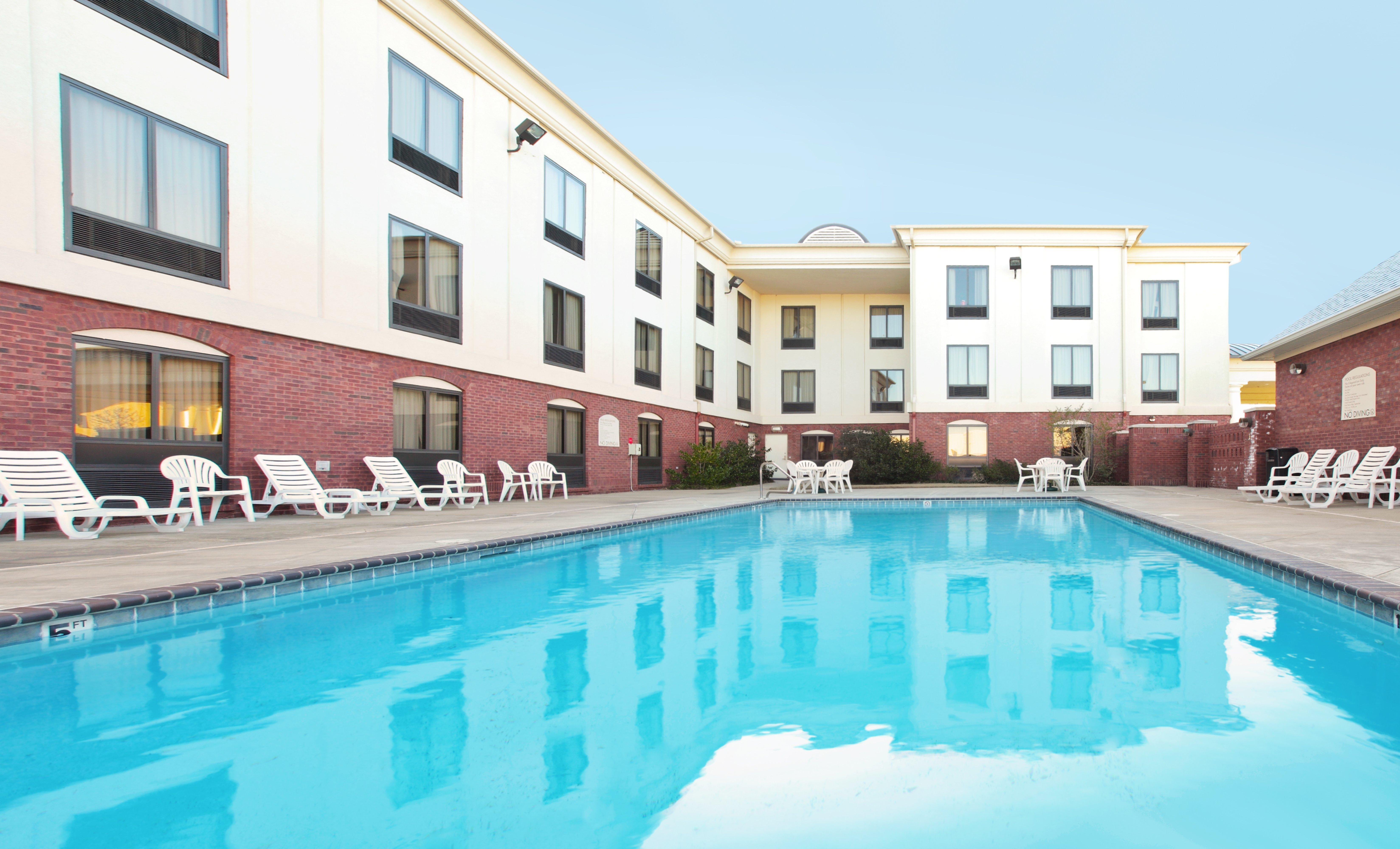 Holiday Inn Express & Suites Pine Bluff/Pines Mall By Ihg Buitenkant foto