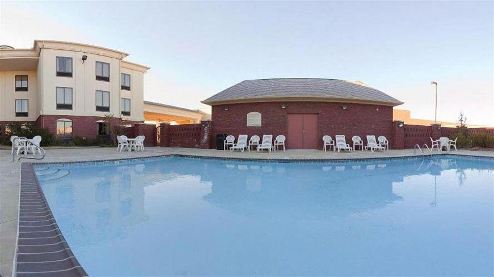 Holiday Inn Express & Suites Pine Bluff/Pines Mall By Ihg Buitenkant foto
