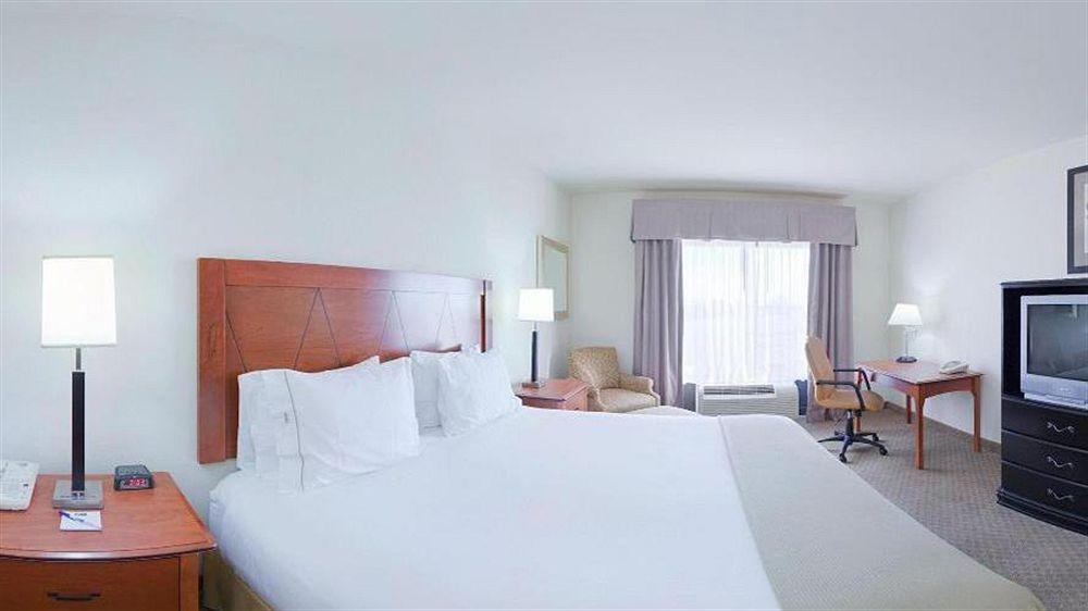 Holiday Inn Express & Suites Pine Bluff/Pines Mall By Ihg Buitenkant foto